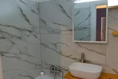 Apartament cu 3 camere în Apărătorii Patriei