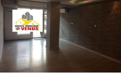 Spațiu comercial, de 52 mp, în Central