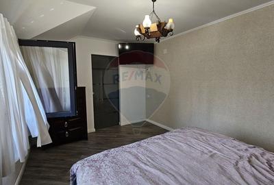 Casă individuală cu 7 camere cu Teren 1000 Mp în Central - 60