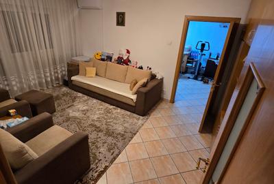 Apartament cu 2 camere semidecomandat, mobilat în Colentina