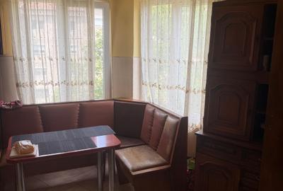 Apartament cu 4 camere decomandat în Nufărul - 1