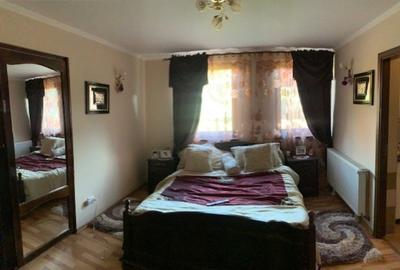 Casă cu 5 camere cu Canalizare în Vest - 4