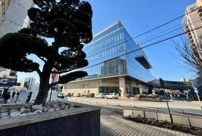 Apartament cu 2 camere semidecomandat, mobilat în Central