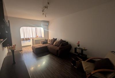 Apartament cu 3 camere decomandat în Dacia