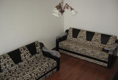 Apartament cu 3 camere decomandat în Nicolina