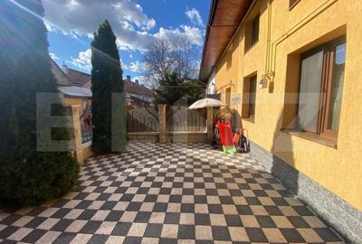 Casă individuală cu 3 camere cu Garaj în Central