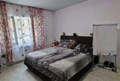 Casă cu Teren 216 Mp în Muncitoresc