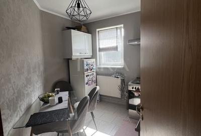 Apartament cu 2 camere decomandat, mobilat în Zorilor