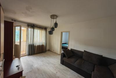 Apartament cu 2 camere nedecomandat în Girocului