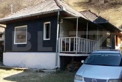 Casă cu 2 camere cu Teren 1380 Mp în Gheorgheni