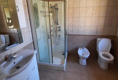 Casă cu 4 camere cu Canalizare în Central - 8