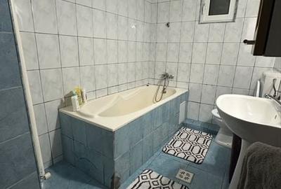 Casă cu 3 camere decomandat cu Teren 140 Mp în Central
