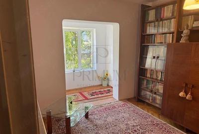 Apartament cu 3 camere decomandat, mobilat în Girocului