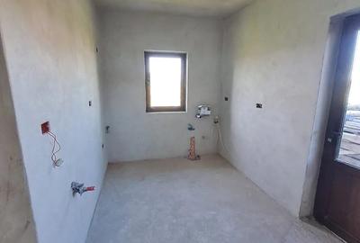 Casă cu 3 camere în Fântânele