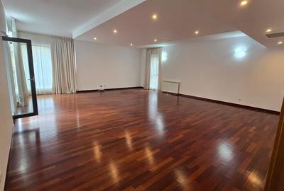 Apartament cu 3 camere decomandat în Herăstrău