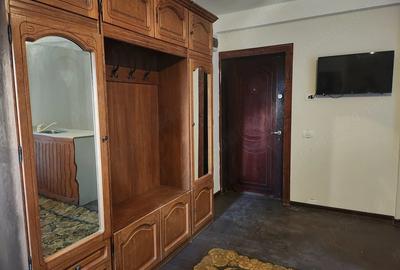 Garsonieră decomandată în Piața Veche