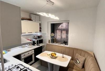 Apartament cu 3 camere decomandat în Central - 3