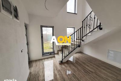 Casă cu 5 camere cu Teren 240 Mp în Micești