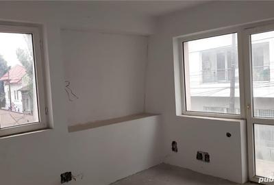 Casă cu 6 camere cu Teren 300 Mp în Central