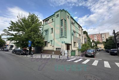 Apartament cu 4 camere semidecomandat, mobilat în Eminescu