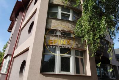 Casă individuală cu 9 camere cu Canalizare în Jilava