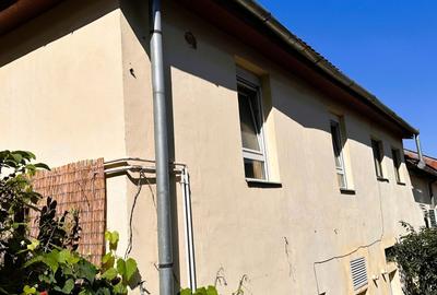 Apartament cu 3 camere în Orașul de Jos