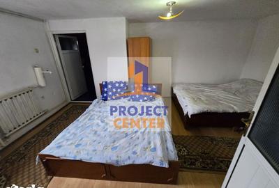 Casă cu 7 camere cu Teren 244 Mp în Sălătrucu - 1