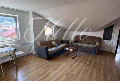 Apartament cu 3 camere semidecomandat, mobilat în Florești