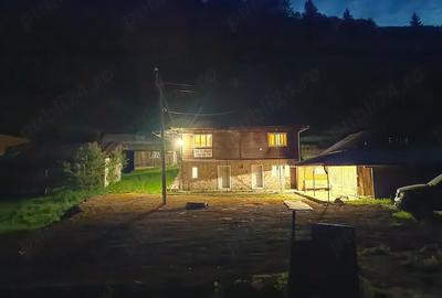 Casă cu 4 camere cu Teren 8700 Mp în Jojei - 3