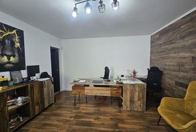 Spațiu comercial, de 69 mp, în Central - 3