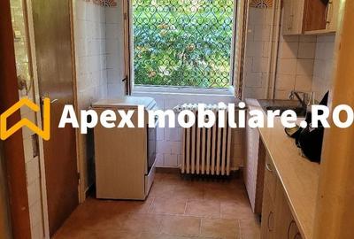 Apartament cu 3 camere semidecomandat în Militari