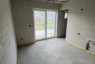 Casă cu 4 camere cu Teren 1900 Mp în Tăuții-Măgherăuș