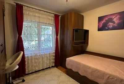 Apartament cu 3 camere decomandat în Micro 16 - 18