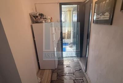 Apartament cu 3 camere decomandat în Astra