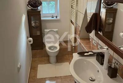 Casă cu 10 camere cu Teren 1329 Mp în Micro 6