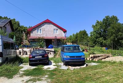 Casă cu 4 camere în Livezile