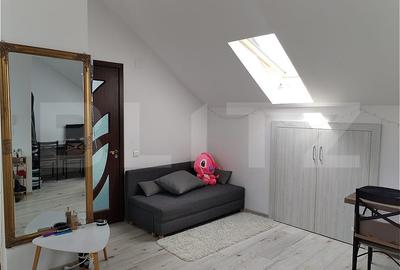Apartament cu 2 camere semidecomandat, mobilat în Florești