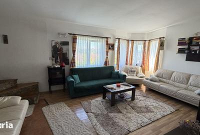 Casă cu 4 camere cu Teren 106 Mp în Central - 1