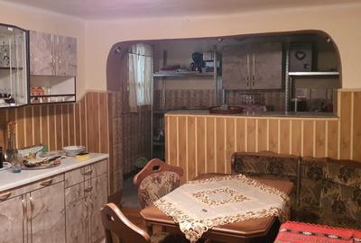 Casă cu 4 camere în Central - 2