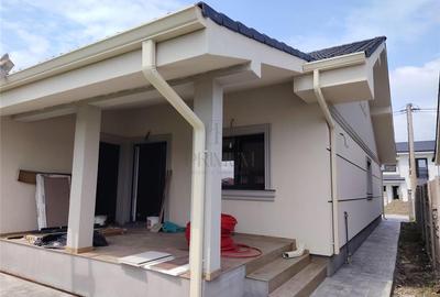 Duplex cu 3 camere cu Canalizare în Moșnița Veche - 3