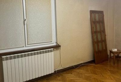 Apartament cu 3 camere decomandat în Siret