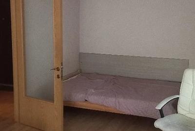 Garsonieră decomandată în Steaua