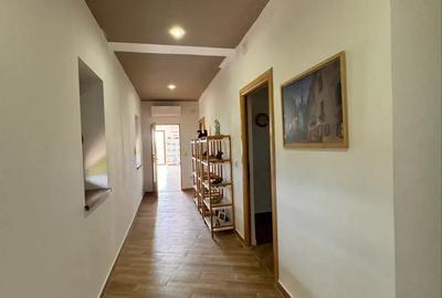 Casă cu 3 camere cu Teren 2400 Mp în Vulcan