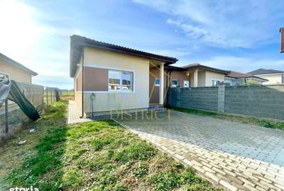Casă cu 3 camere cu Teren 330 Mp în Moșnița Nouă