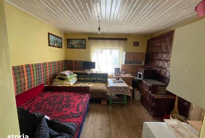 Casă cu 4 camere cu Teren 4000 Mp în Central - 2