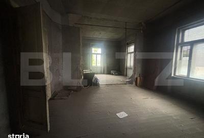 Casă cu 4 camere cu Teren 574 Mp în Central - 1