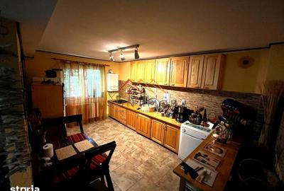 Casă cu 4 camere cu Teren 325 Mp în Central - 3