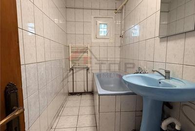 Apartament cu 2 camere decomandat în Gară