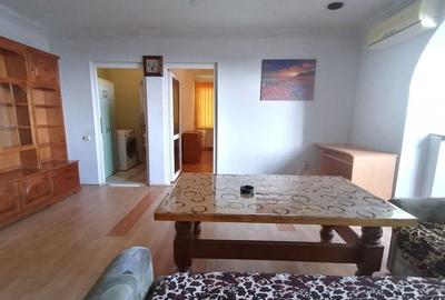 Apartament cu 3 camere semidecomandat, mobilat în Terezian