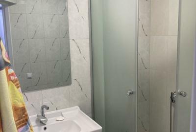 Garsonieră decomandată în Eroii Revoluției